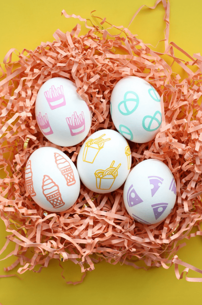 8 Easter Egg Decorating Ideas + a tutorial featured by Top US Craft Blog + The Pretty Life Girls: Favorite Foods Easter Eggs