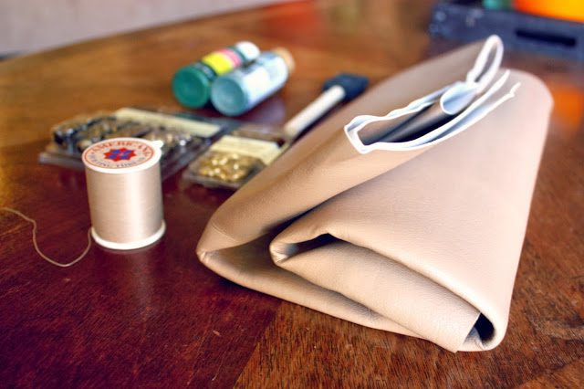 DIY Envelope Clutch Tutorial featured by top US craft blog, The Pretty Life Girls