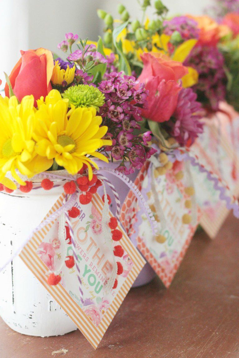 Easy Mothers Day Vase Tutorial + FREE Printable | Pretty Life Girls