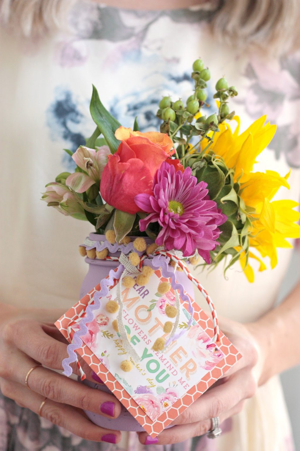 DIY Easy Mothers Day Vase and Printable Tag