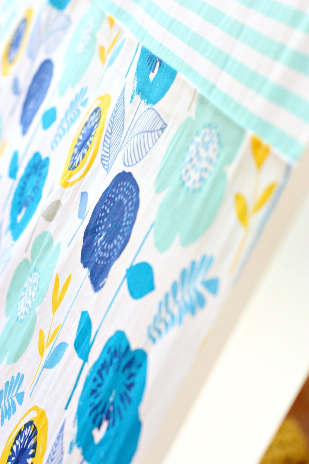 DIY Kids Play Tent Tutorial featured by top US craft blog, The Pretty Life Girls