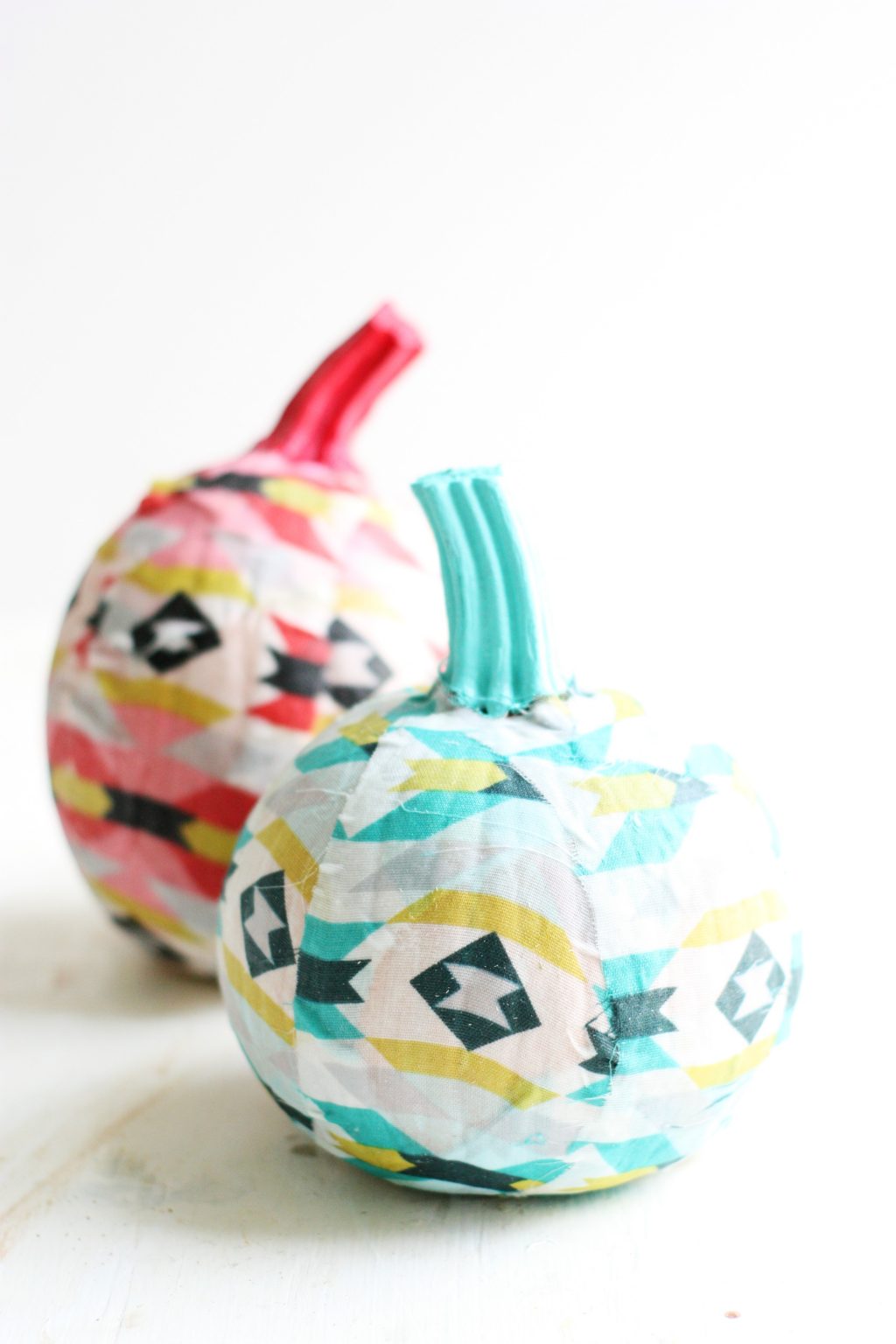 Halloween Crafts: 7 Easy No Carve Pumpkin Ideas + a tutorial featured by Top US Craft Blog + The Pretty Life Girls: Fabric Covered Pumpkins