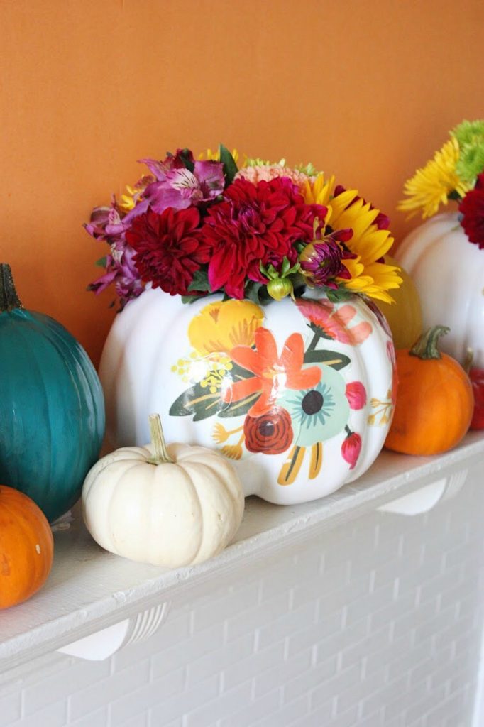 Halloween Crafts: 7 Easy No Carve Pumpkin Ideas + a tutorial featured by Top US Craft Blog + The Pretty Life Girls: DIY Floral Pumpkin Vases