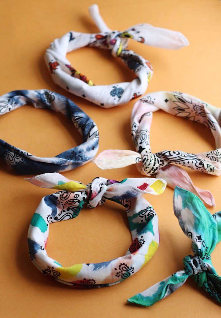 5 DIY Tie Dye Bandanas, 5 Ways! | The Pretty Life Girls