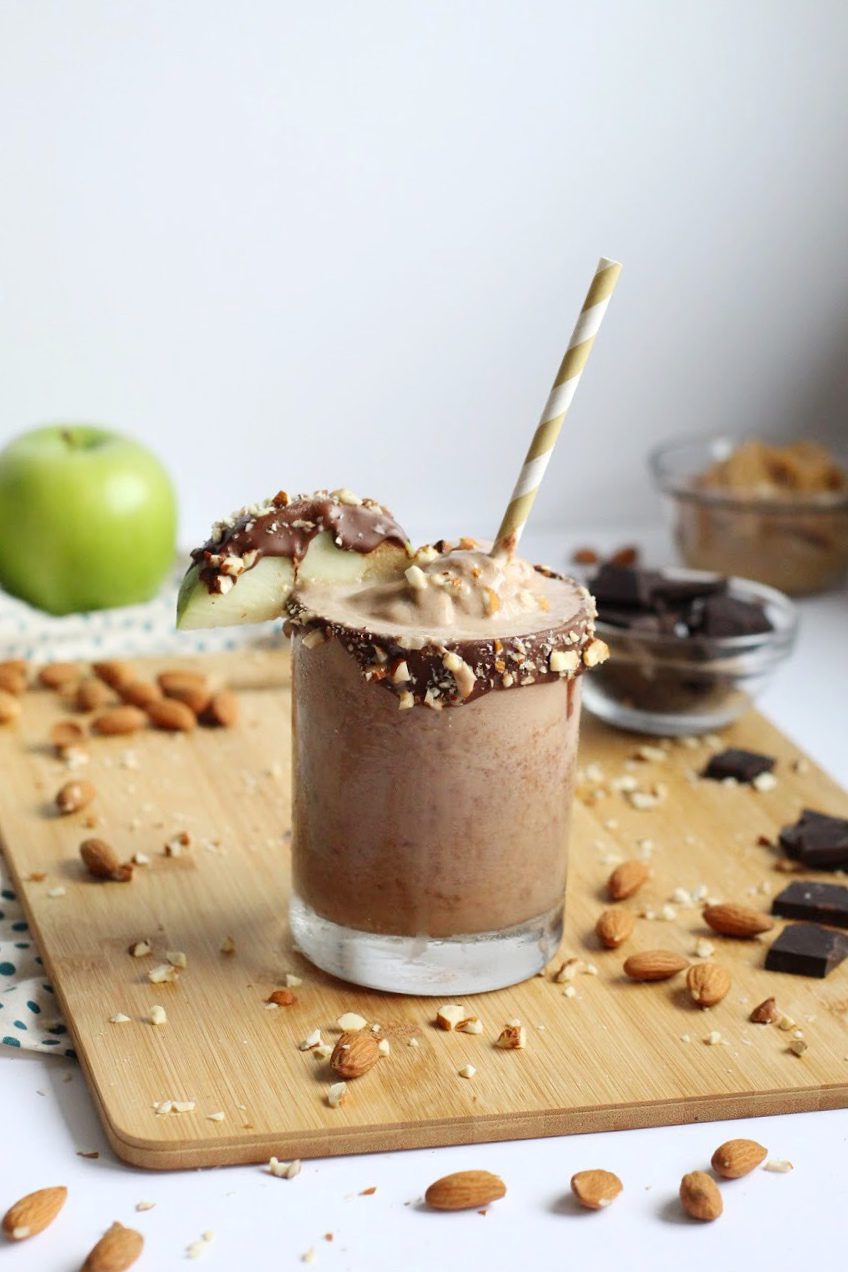 Apple Peanut Butter Smoothie Recipe featured by top US food blog, The Pretty Life Girls