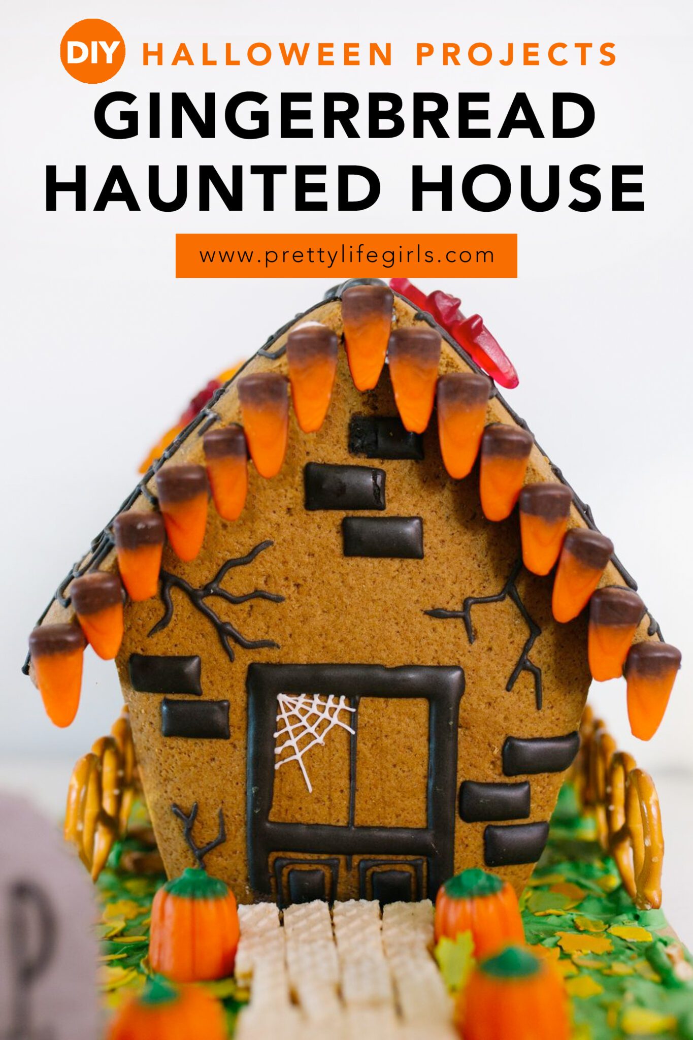 How to Make Haunted Halloween Gingerbread Houses | The Pretty Life Girls