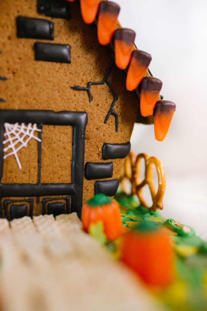 How to Make Haunted Halloween Gingerbread Houses  The Pretty Life Girls