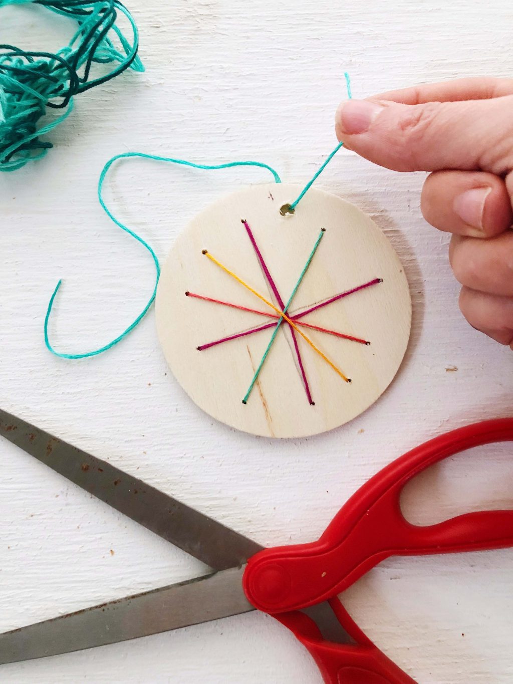 Christmas Crafts: DIY Stitched Ornaments | The Pretty Life Girls
