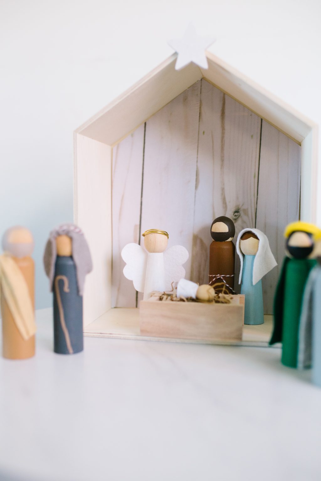How To Make Your Own Diy Wooden Peg Doll Nativity Set The Pretty Life Girls