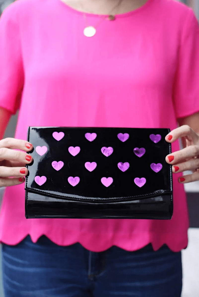 How to Make Your Own DIY Valentine's Clutch + featured by Top US Craft Blog + The Pretty Life Girls: + image of heart patterned clutch