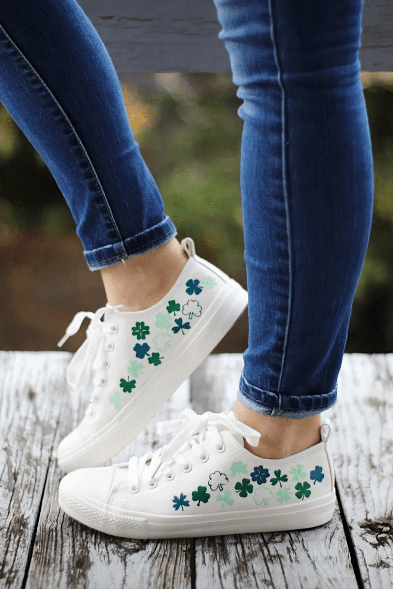 St Patrick's Day Craft: DIY Shamrock Shoes with Heat Transfer Vinyl + a tutorial featured by Top US Craft Blog + The Pretty Life Girls