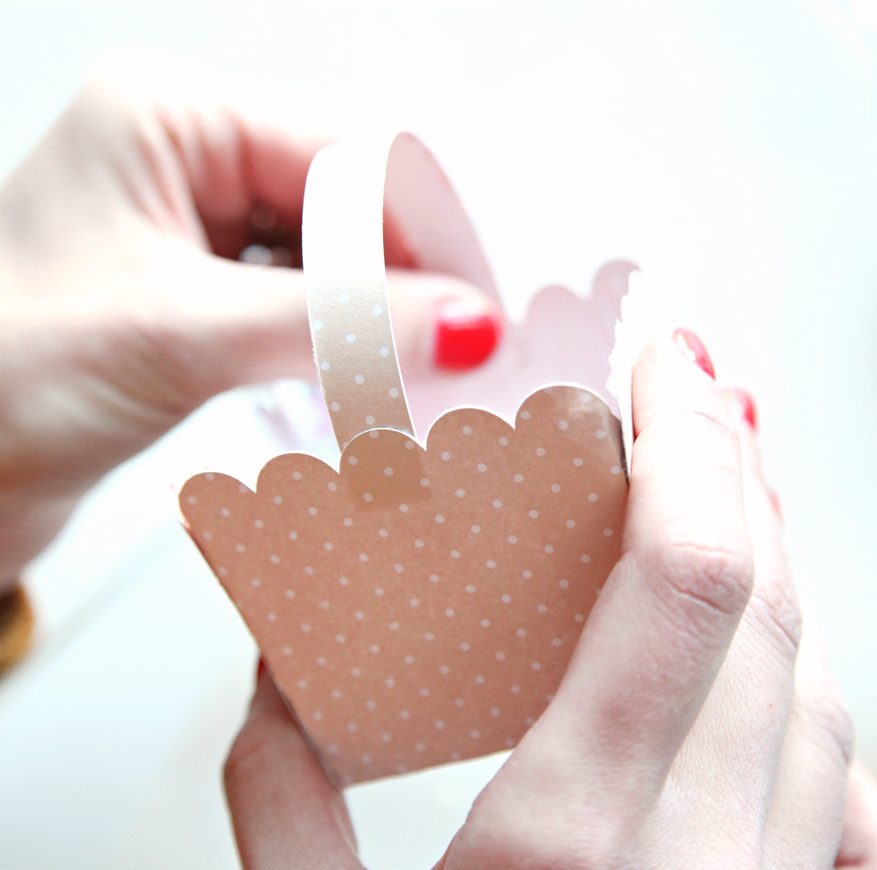 How to Make Cute Bunny Easter Treat Boxes + a tutorial featured by Top US Craft Blog + The Pretty Life Girls