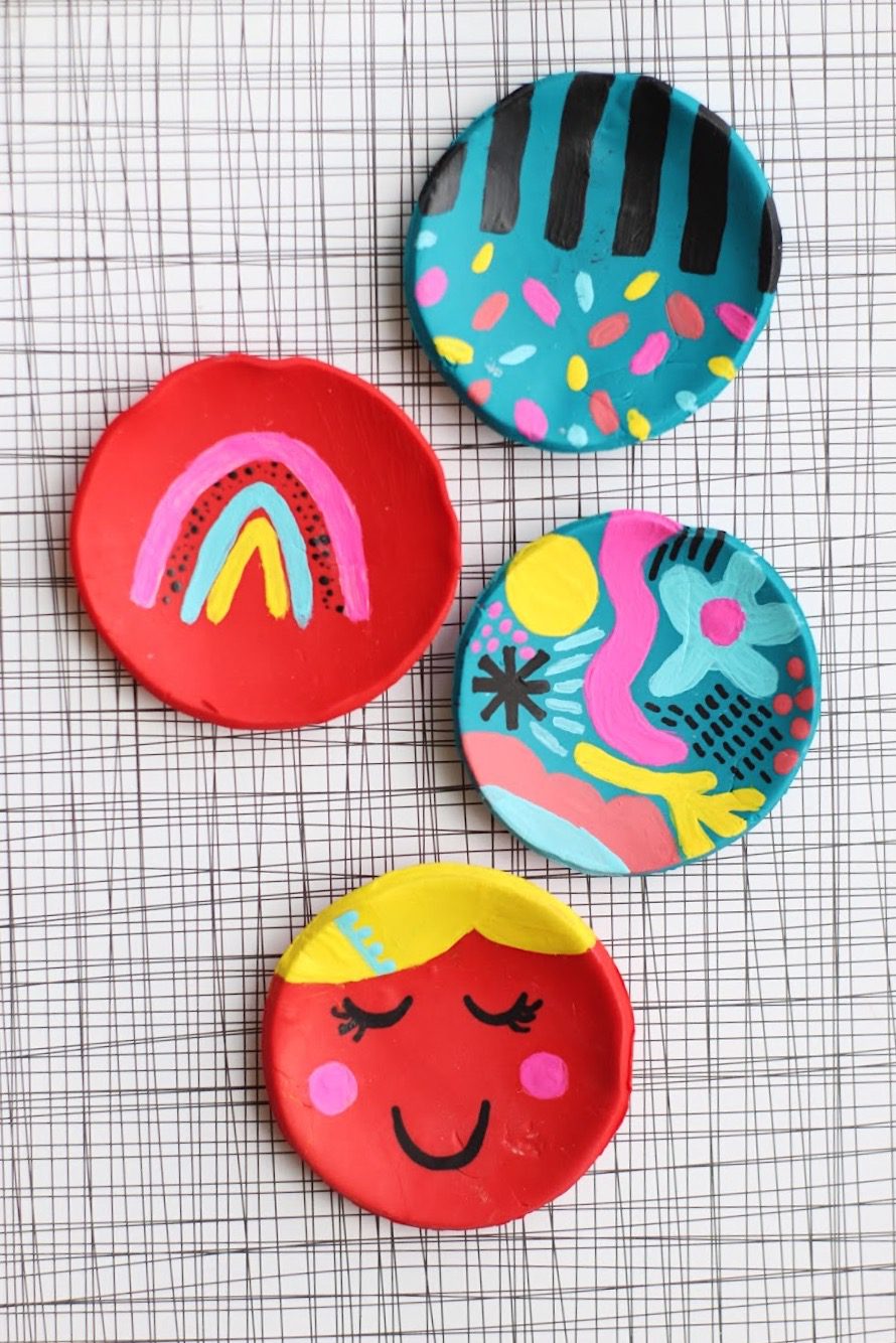 Craft Tutorial: How to Make Clay Trinket Dishes for Kids + a tutorial featured by Top US Craft Blog + The Pretty Life Girls