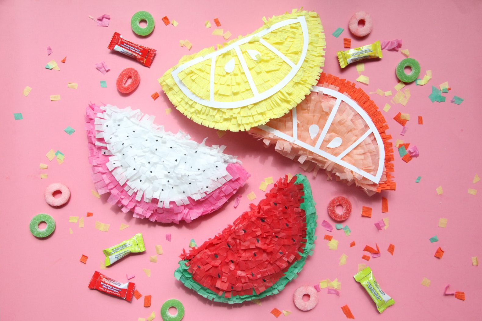 How to Make Mini Piñatas for Party Favors (VIDEO) + a tutorial featured by Top US Craft Blog + The Pretty Life Girls