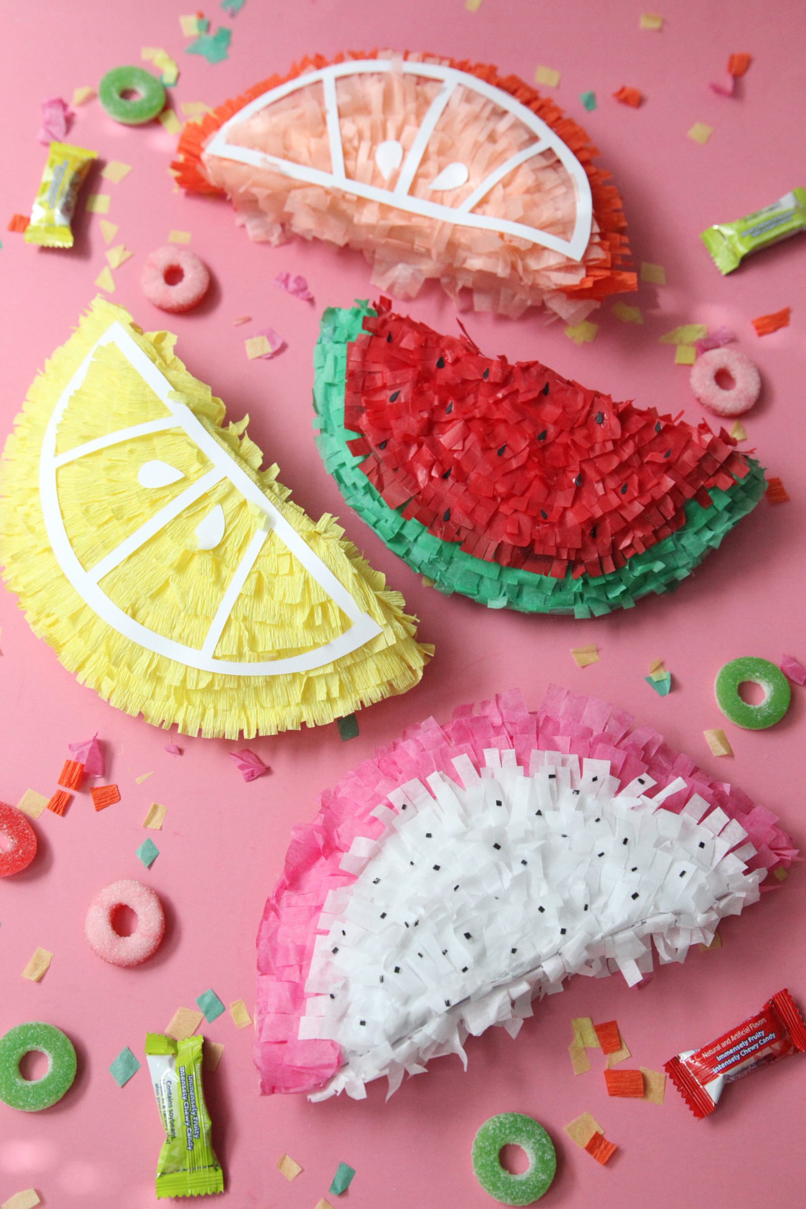 How to Make Mini Piñatas for Party Favors (VIDEO) + a tutorial featured by Top US Craft Blog + The Pretty Life Girls