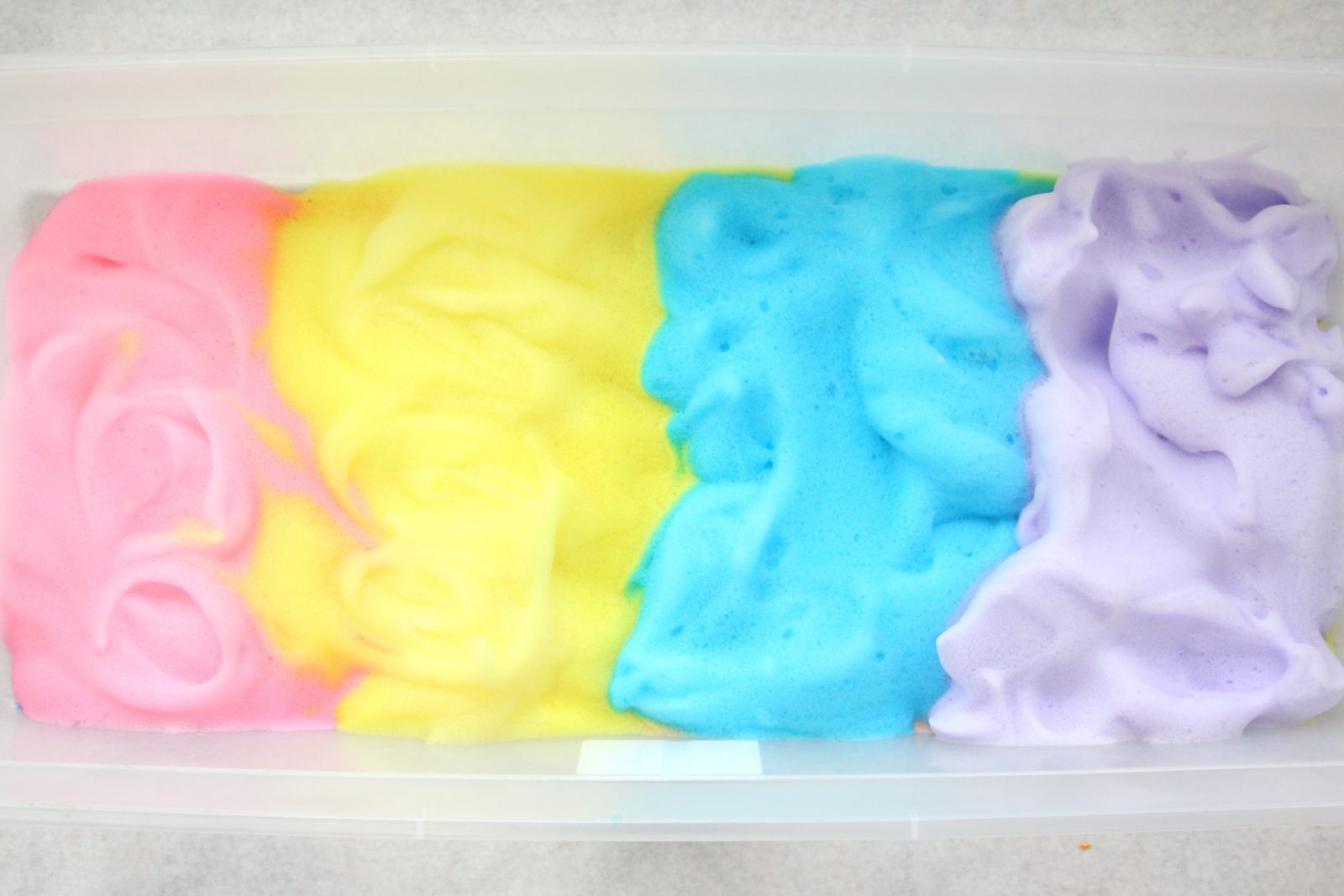 How to Make DIY Rainbow Unicorn Bubbles