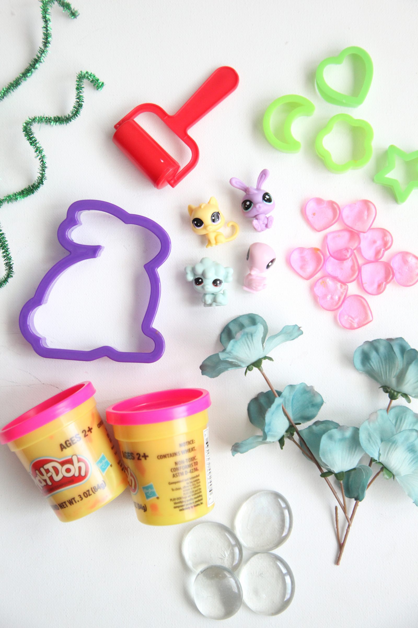 Our Favorite Themed Play Doh Kits + a tutorial featured by Top US Craft Blog + The Pretty Life Girls