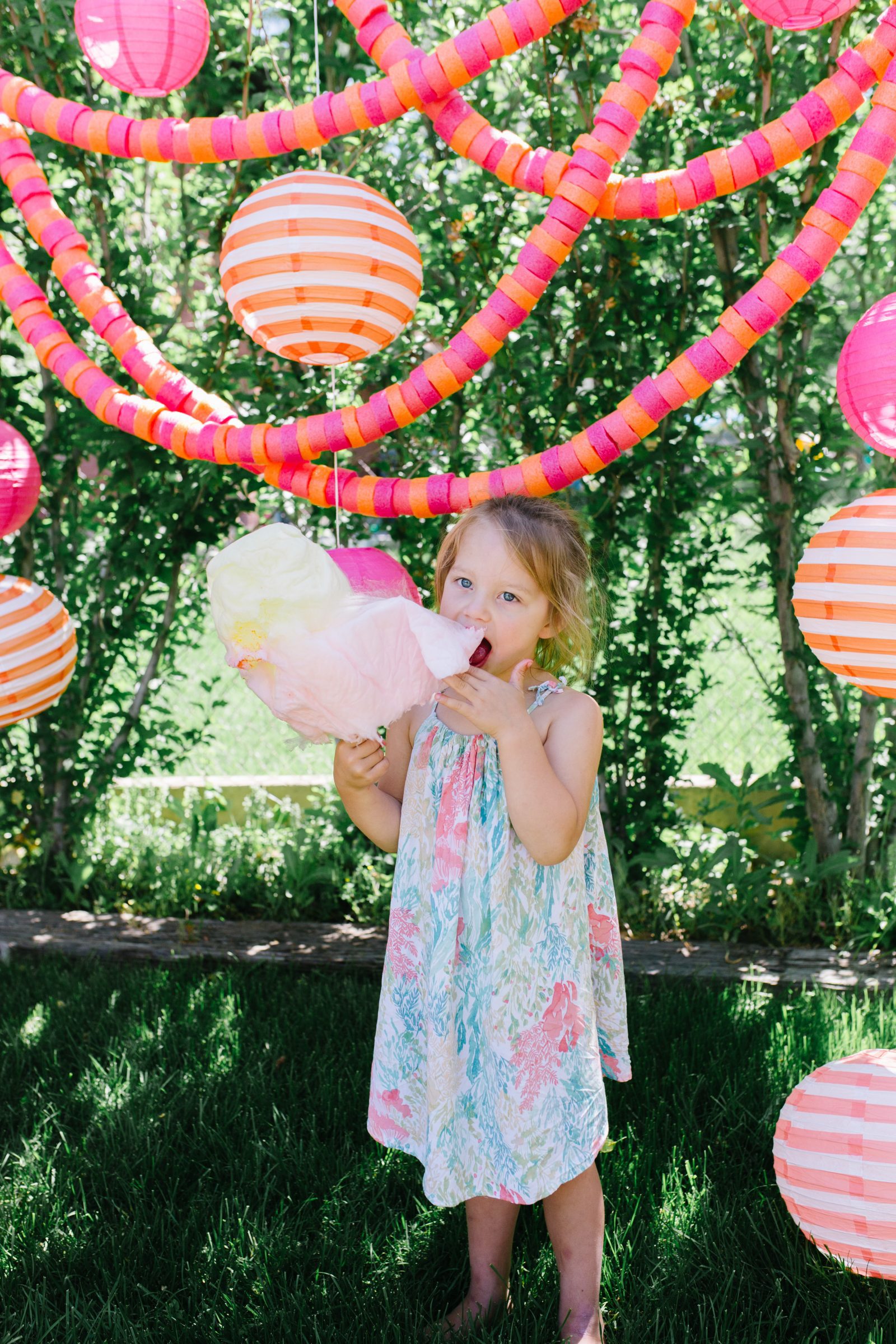 Summer Crafts: DIY Pool Noodle Garland + a tutorial featured by Top US Craft Blog + The Pretty Life Girls