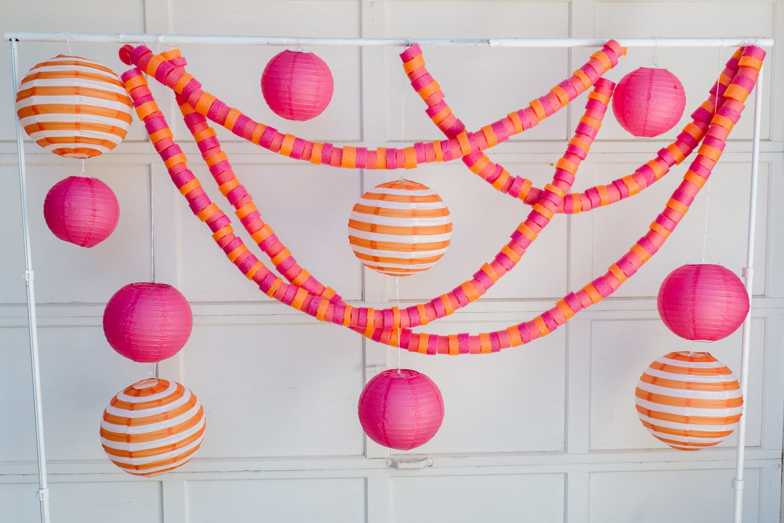 Summer Crafts: DIY Pool Noodle Garland + a tutorial featured by Top US Craft Blog + The Pretty Life Girls