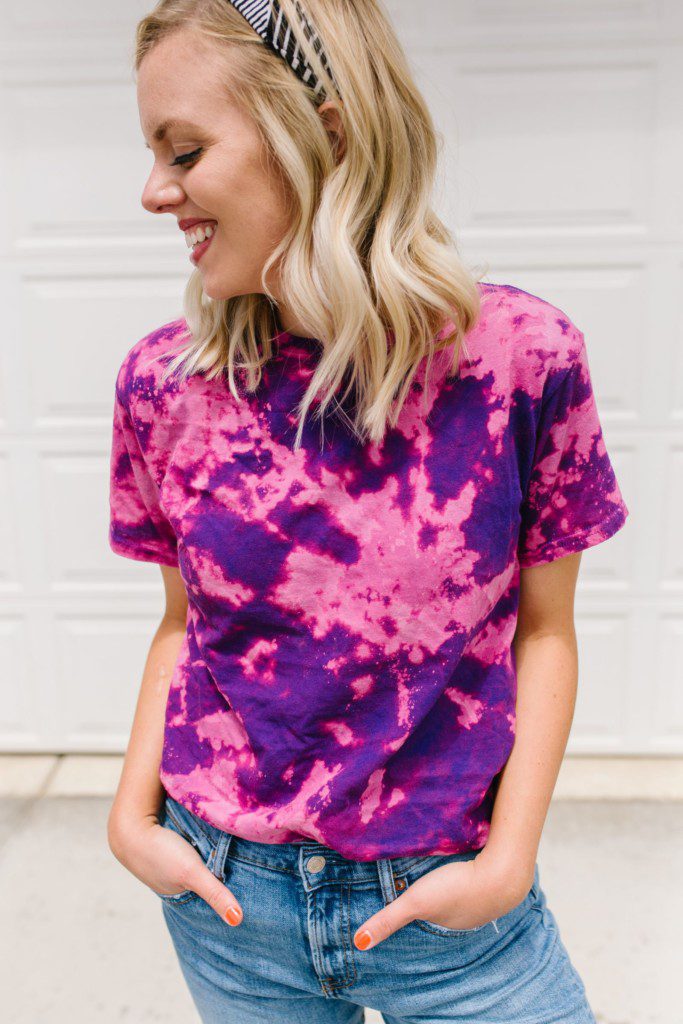 Summer Crafts: Bright Reverse Tie Dye Shirts | The Pretty Life Girls