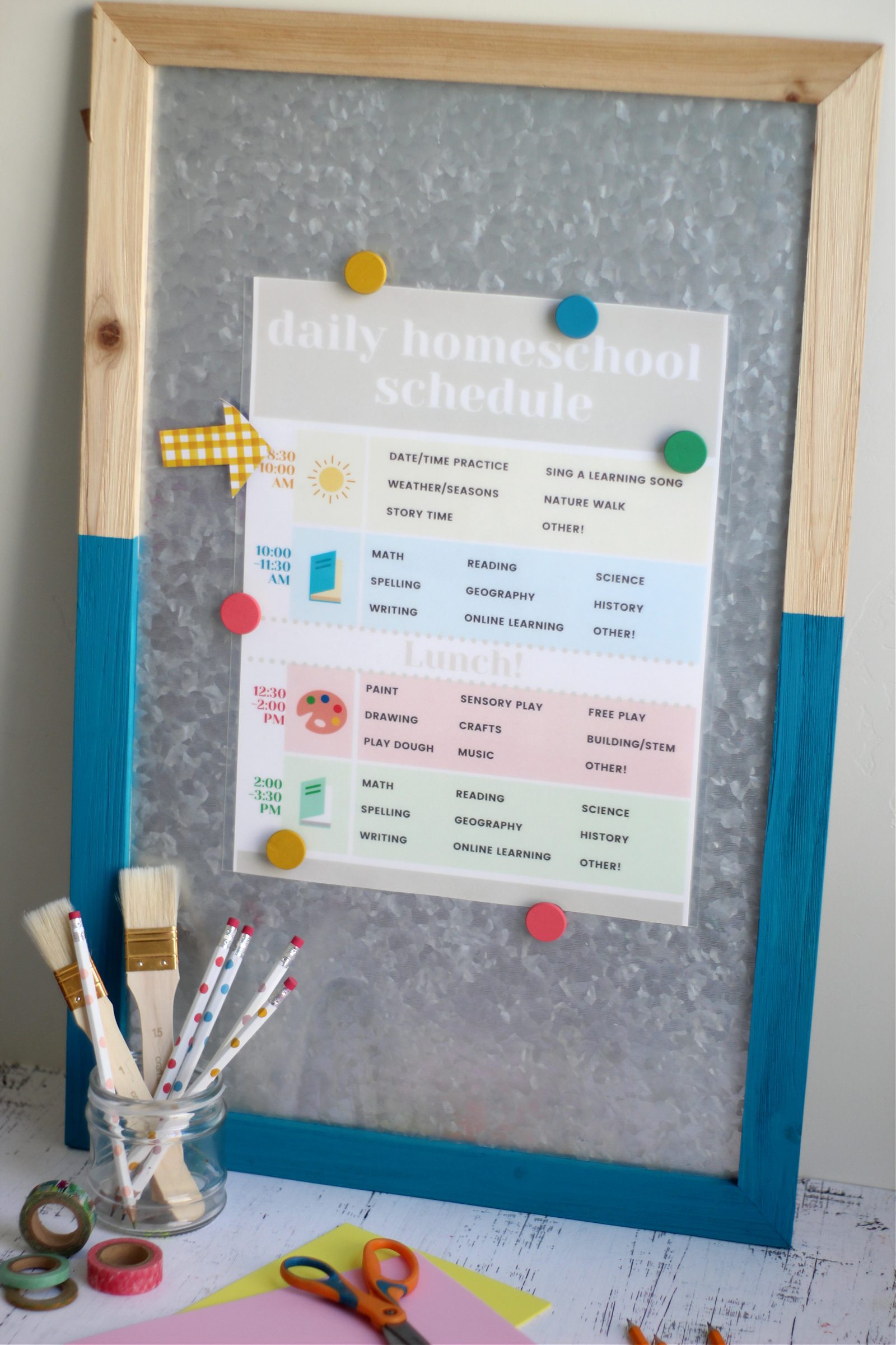 E-Learning Organization: 5 Cute and Productive Homeschool Space Ideas + a tutorial featured by Top US Craft Blog + The Pretty Life Girls: + free printable schedule