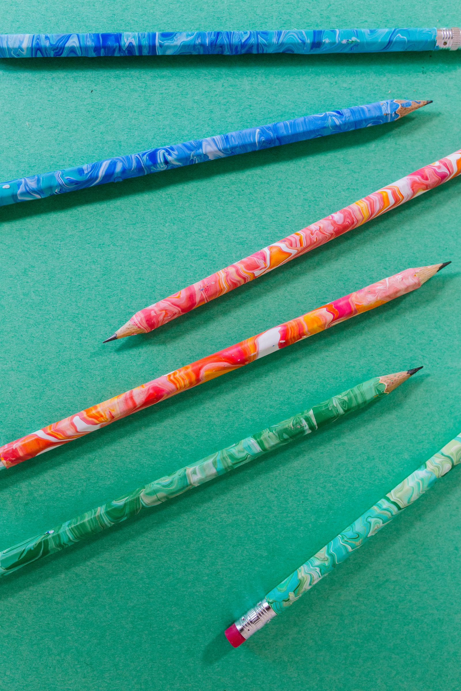 Back to School Crafts: How to Make Embellished Pencils 3 Ways + a tutorial featured by Top US Craft Blog + The Pretty Life Girls + DIY Sparkle Styluses