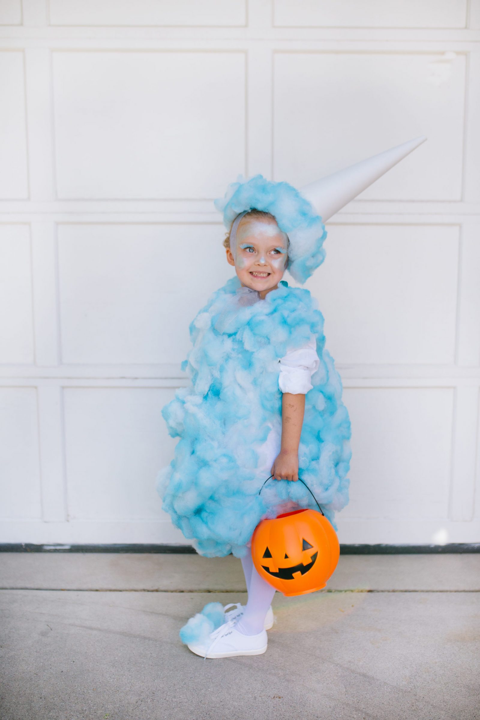 Halloween Costume Ideas: DIY Cotton Candy Costume for Kids + a tutorial featured by Top US Craft Blog + The Pretty Life Girls