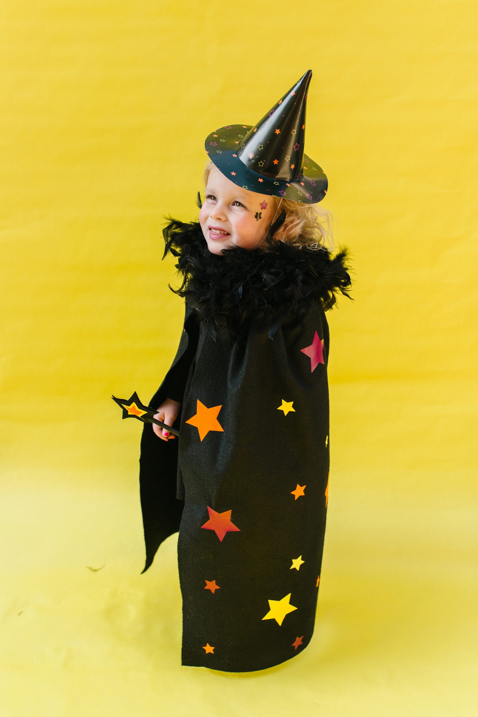 DIY Halloween Costumes: Witch Cape Costume for Kids + a tutorial featured by Top US Craft Blog + The Pretty Life Girls