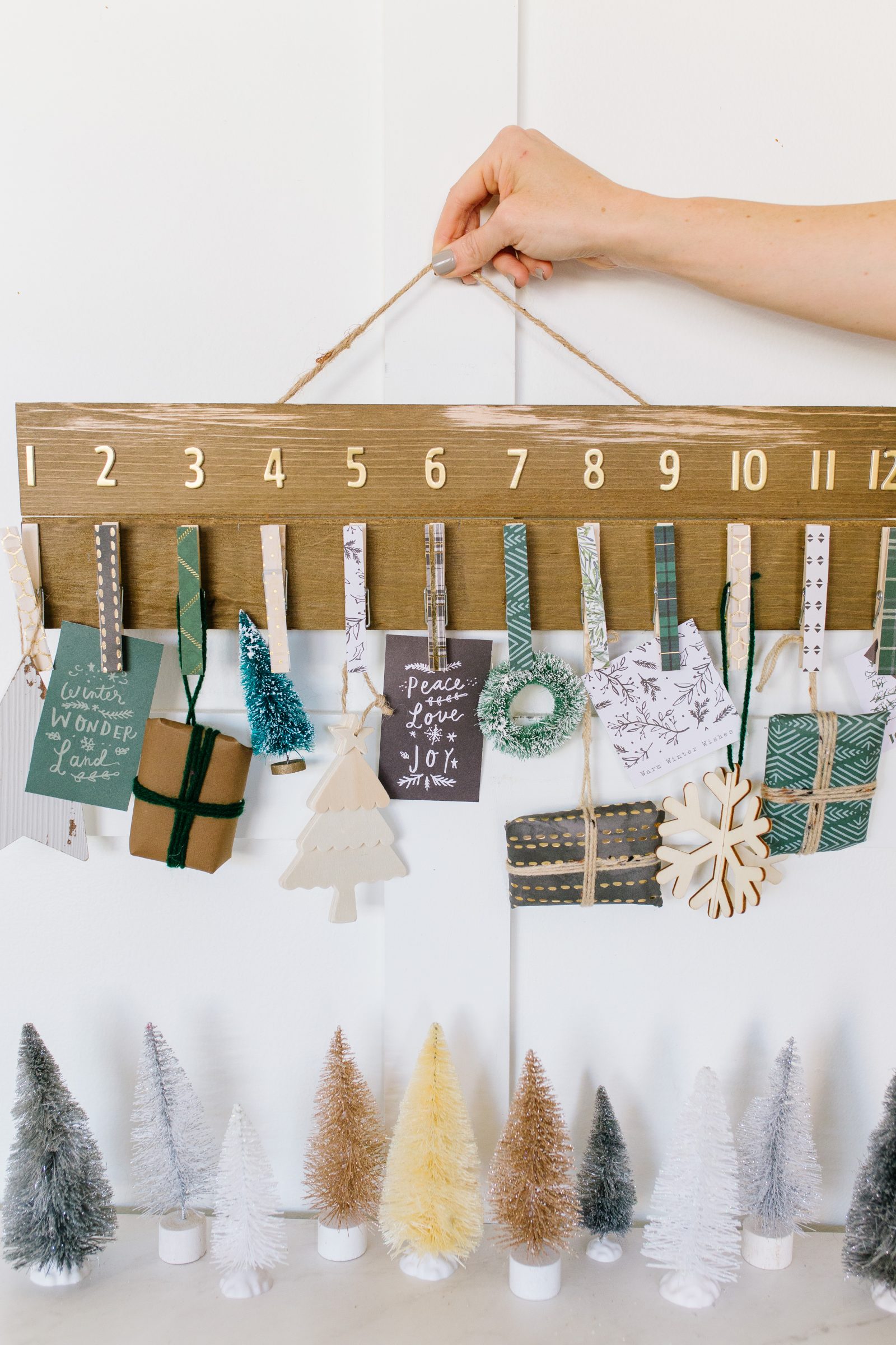 DIY Clothespin Advent Calendar Wall Hanging + a tutorial featured by Top US Craft Blog + The Pretty Life Girls