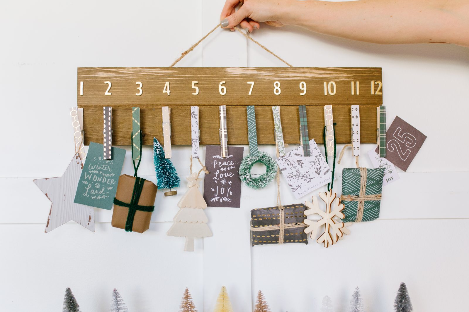 DIY Clothespin Advent Calendar Wall Hanging + a tutorial featured by Top US Craft Blog + The Pretty Life Girls