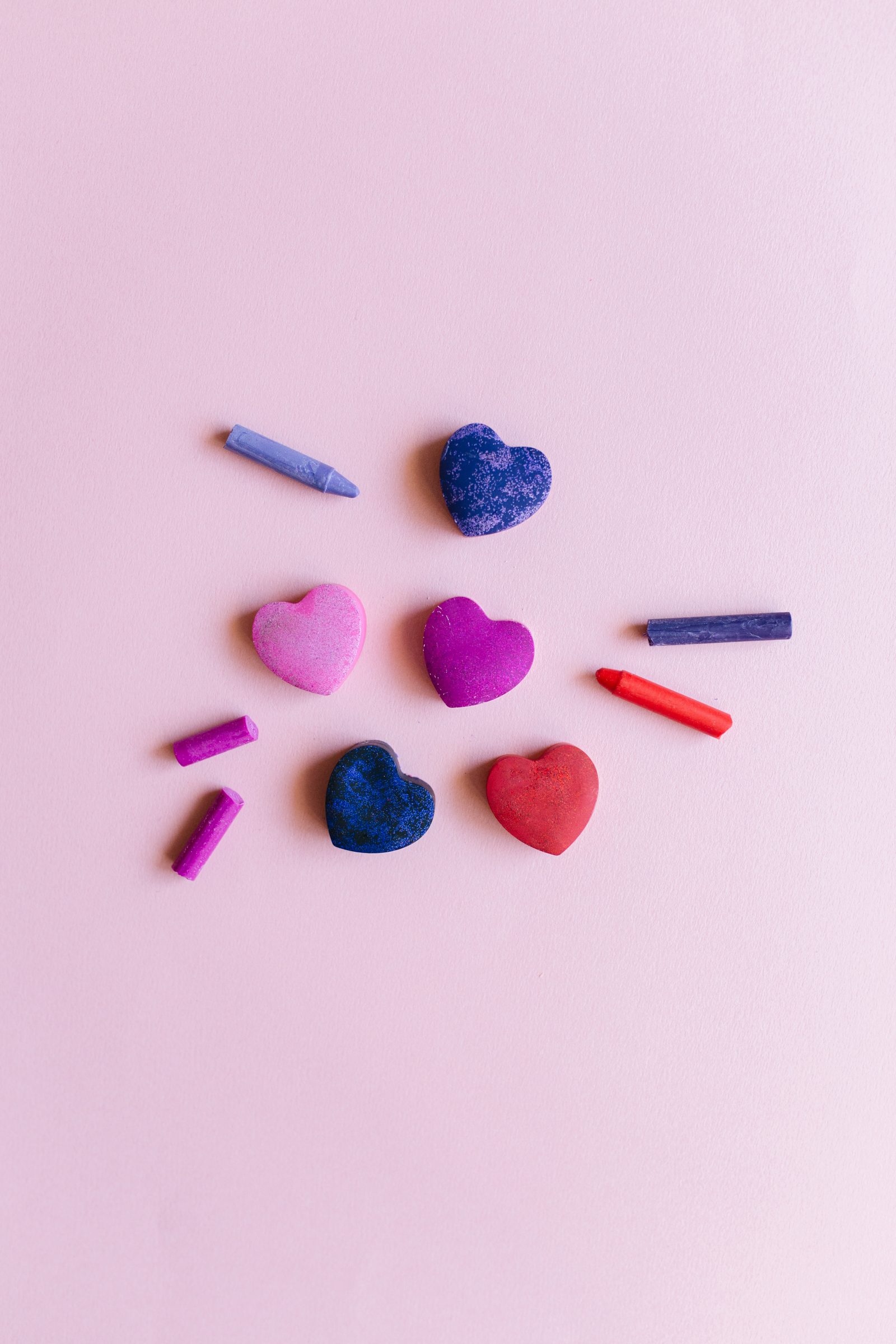 Valentines Day Crafts: Silicone Mold Melted Crayon Hearts