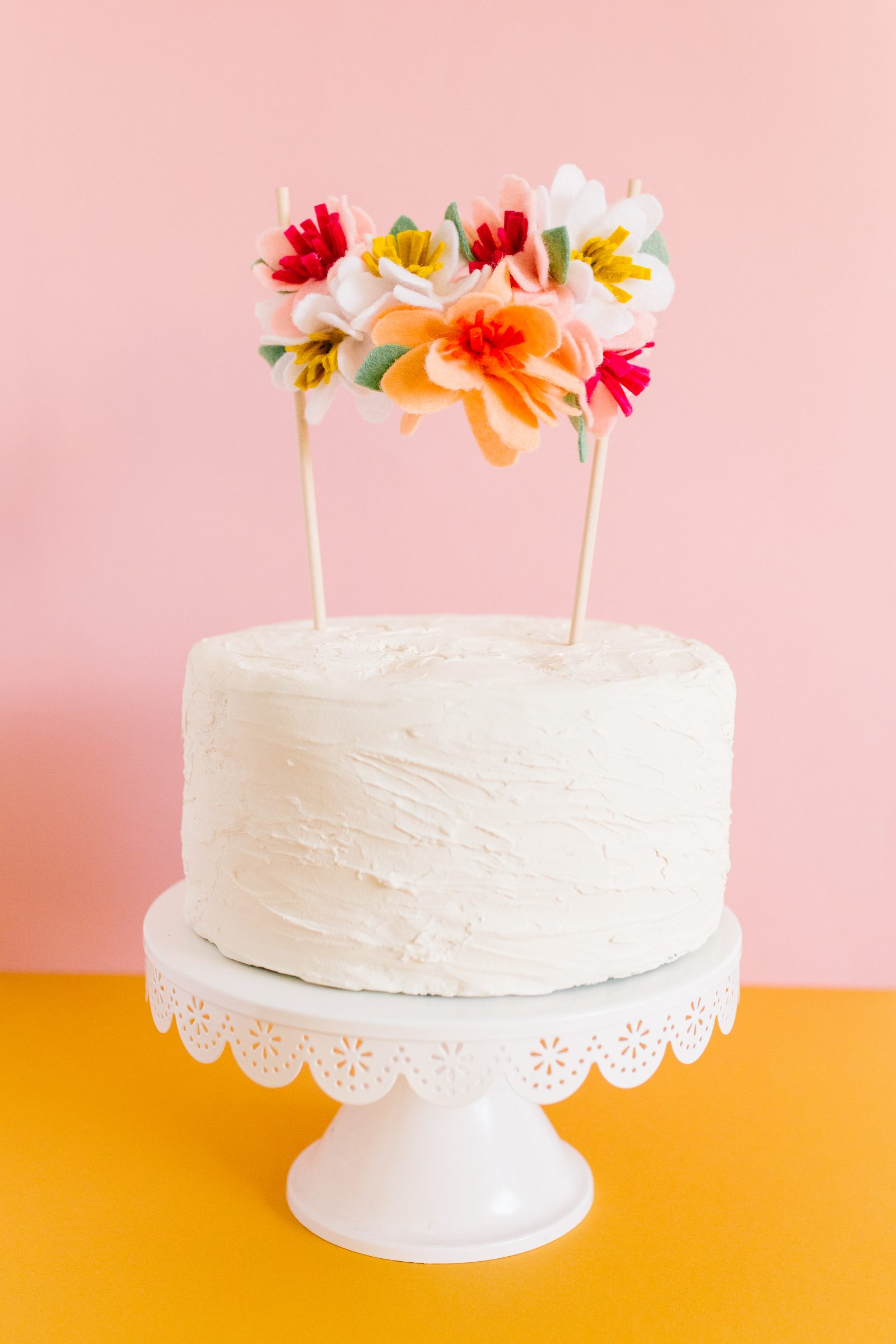 How to Make a DIY Flower Cake Topper with the Silhouette Rotary Blade + a tutorial featured by Top US Craft Blog + The Pretty Life Girls