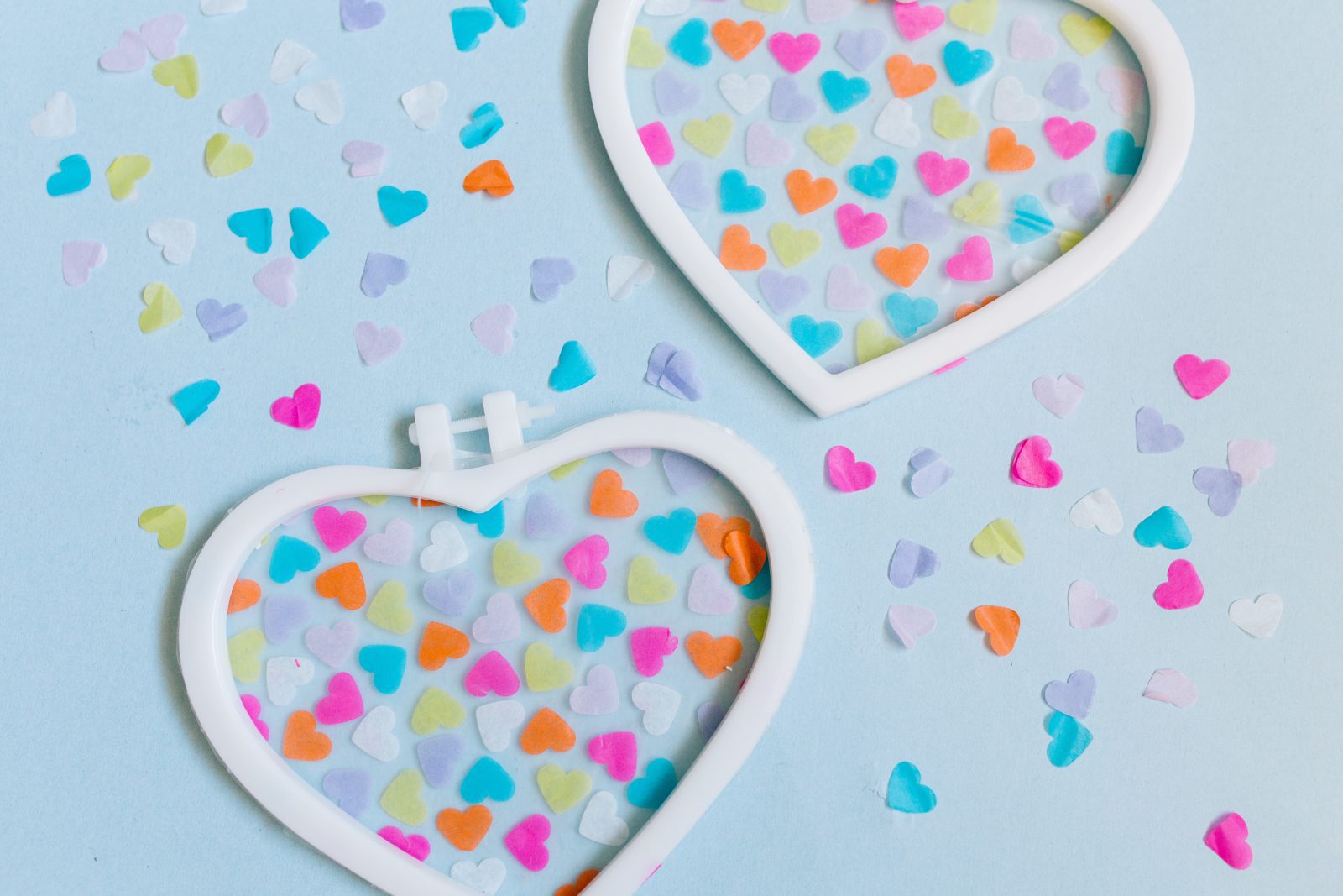 Valentine's Day Crafts for Kids: DIY Heart Suncatcher + a tutorial featured by Top US Craft Blog + The Pretty Life Girls