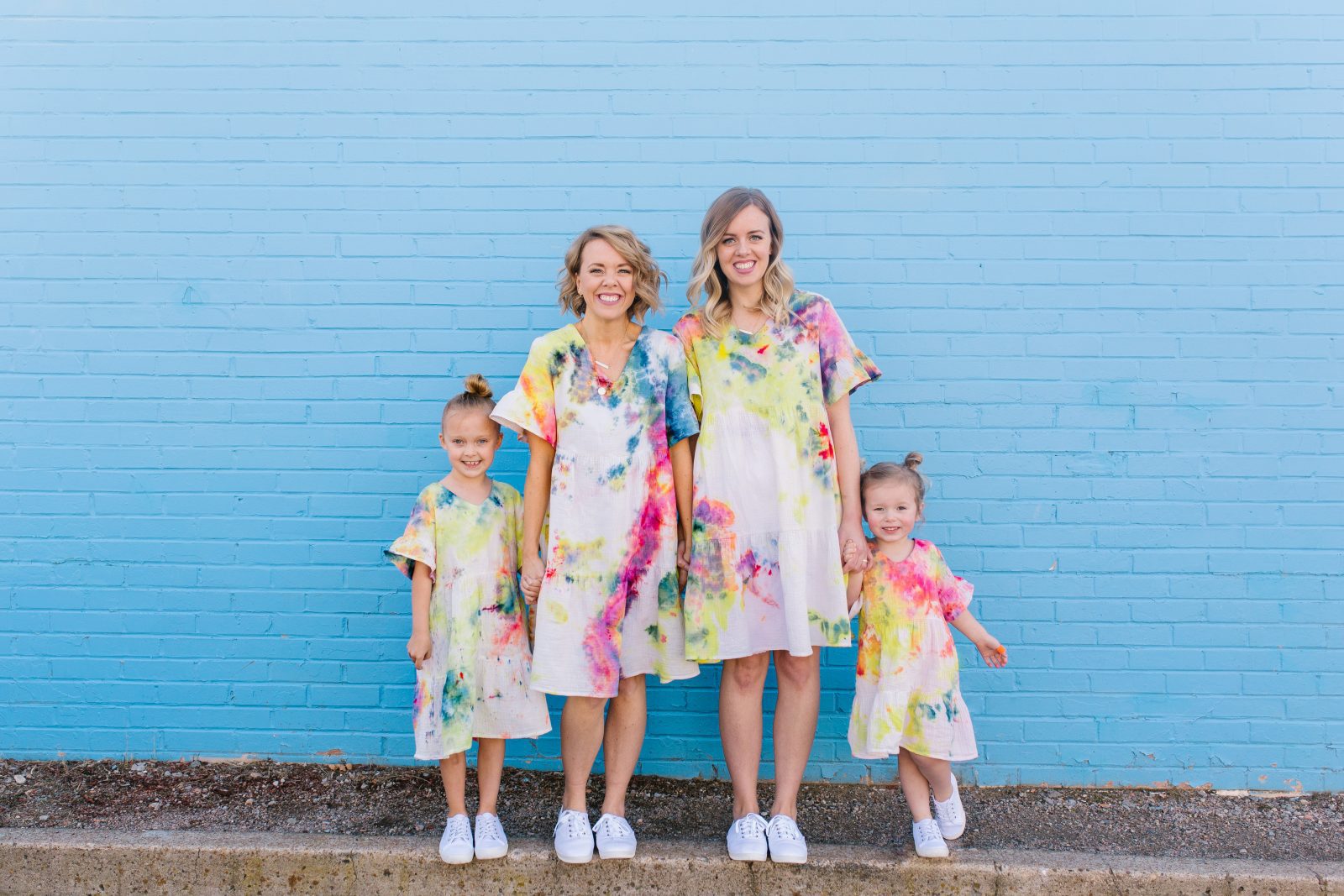 Mommy & Me Fashion: DIY Ice Dyed Dresses + a tutorial featured by Top US Craft Blog + The Pretty Life Girls