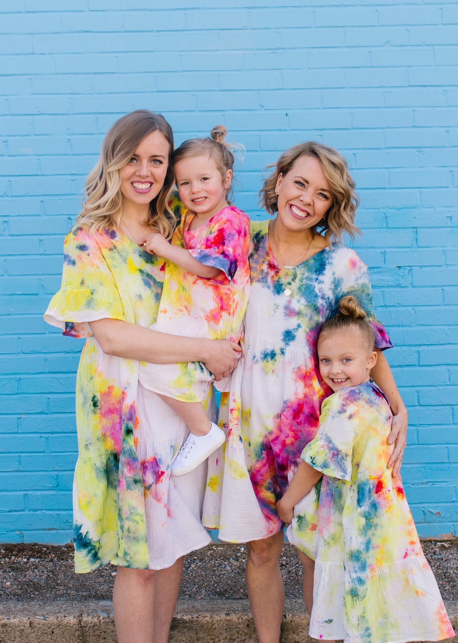 Mommy & Me Fashion: DIY Ice Dyed Dresses + a tutorial featured by Top US Craft Blog + The Pretty Life Girls
