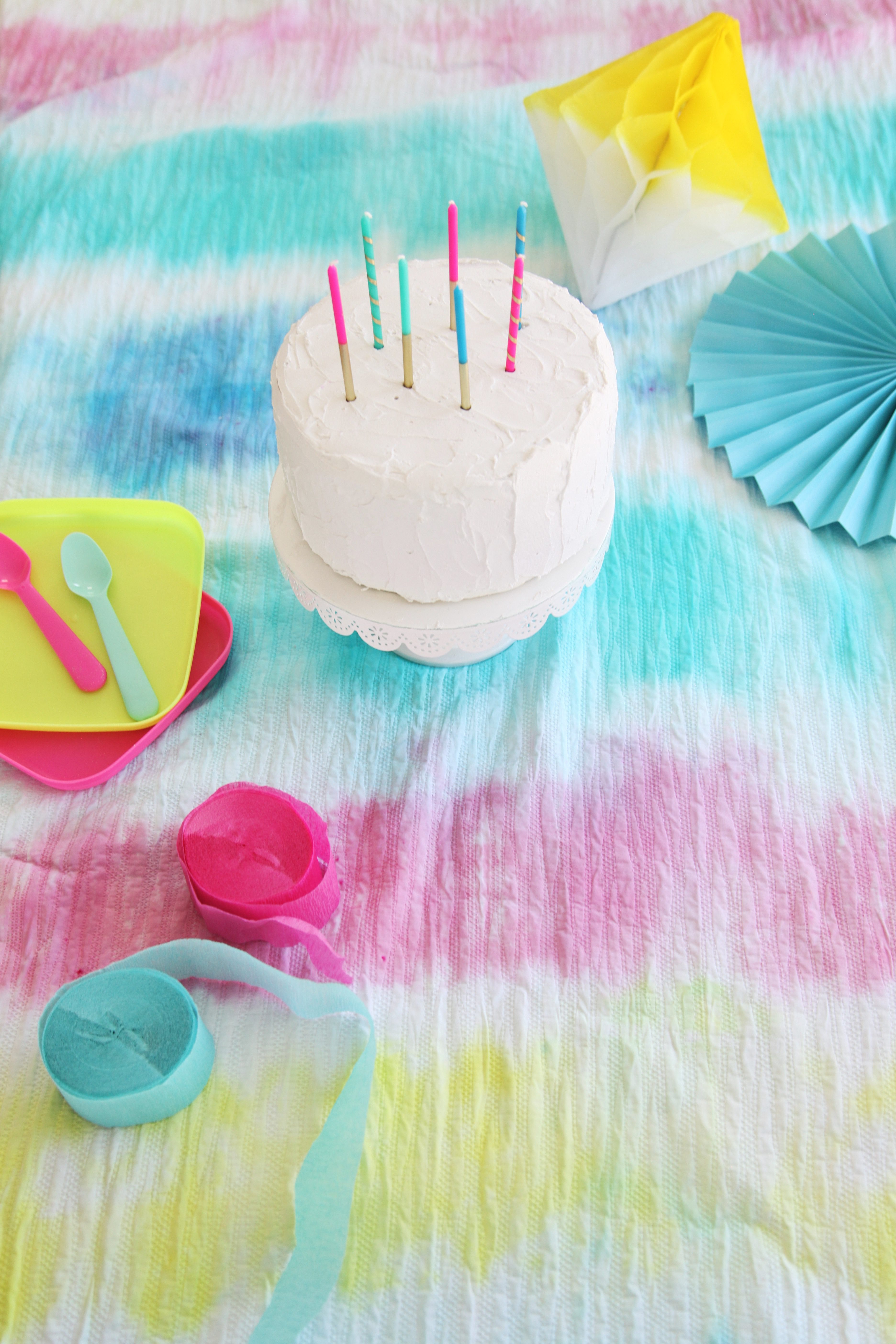 Summer Stripes: How to Make a DIY Tie Dye Tablecloth + a tutorial featured by Top US Craft Blog + The Pretty Life Girls