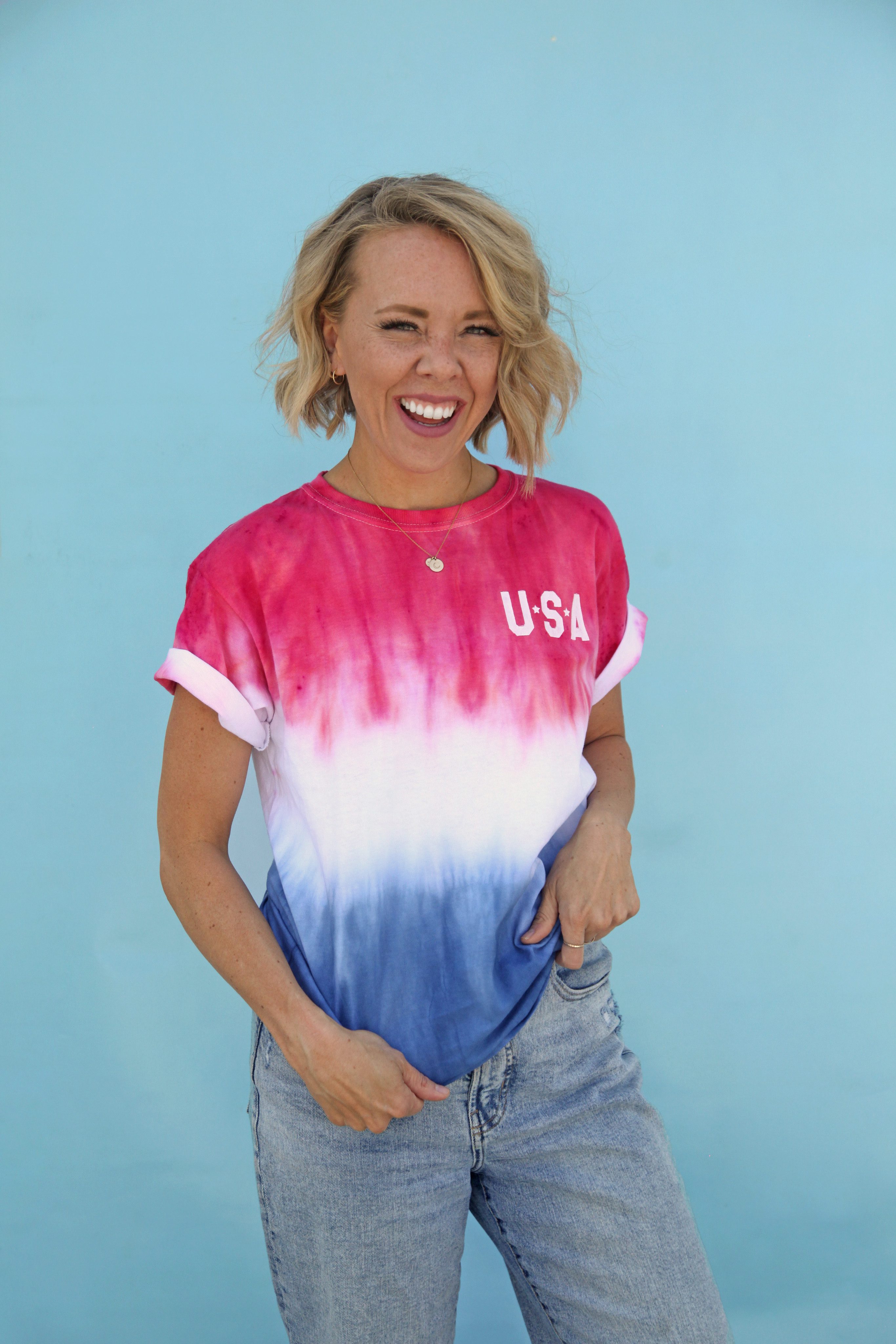 How to Firecracker Tie Dye a T-Shirt + a tutorial featured by Top US Craft Blog + The Pretty Life Girls