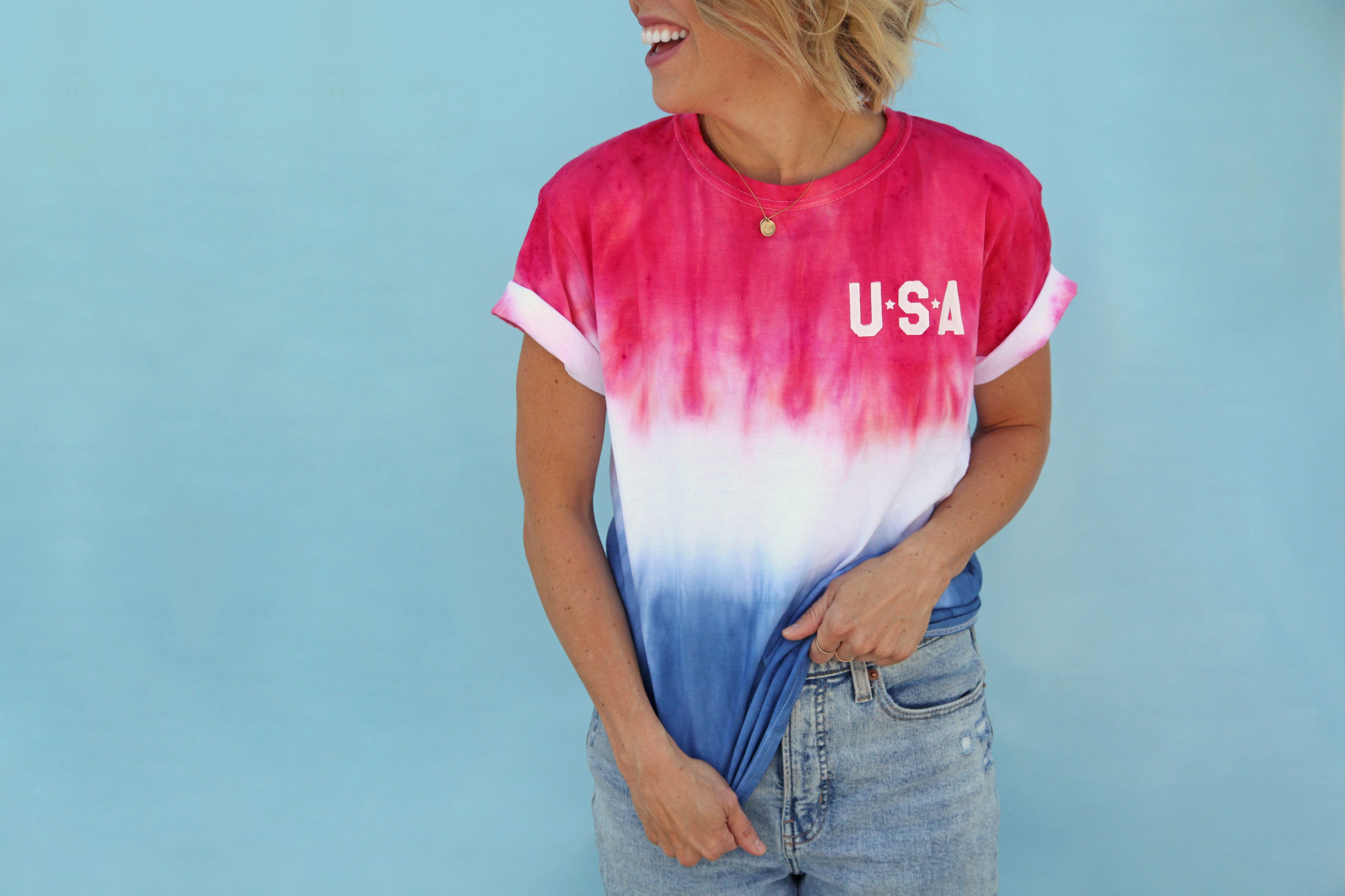 How to Firecracker Tie Dye a T-Shirt + a tutorial featured by Top US Craft Blog + The Pretty Life Girls
