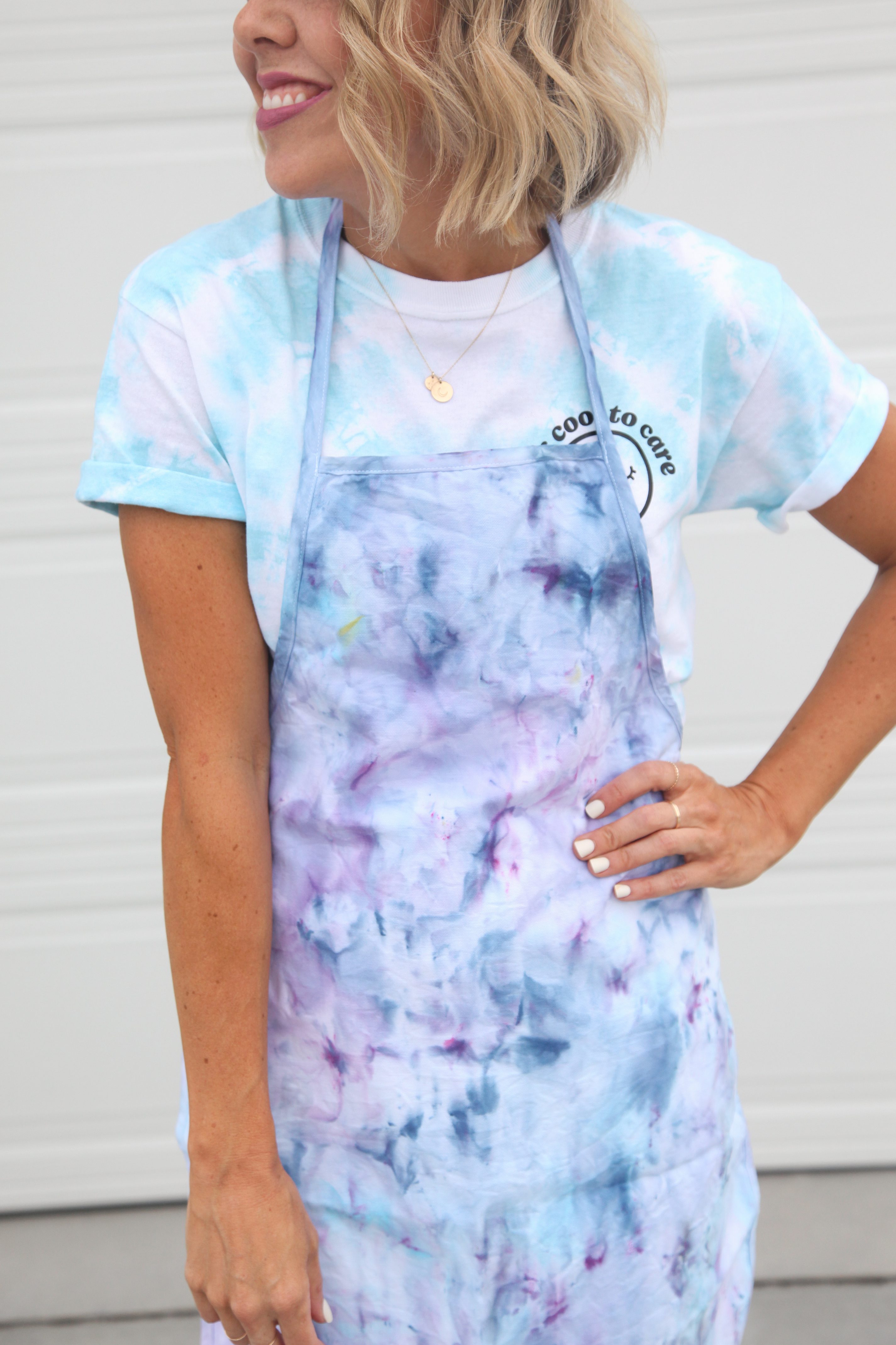 DIY Ice Dye Apron + a tutorial featured by Top US Craft Blog + The Pretty Life Girls
