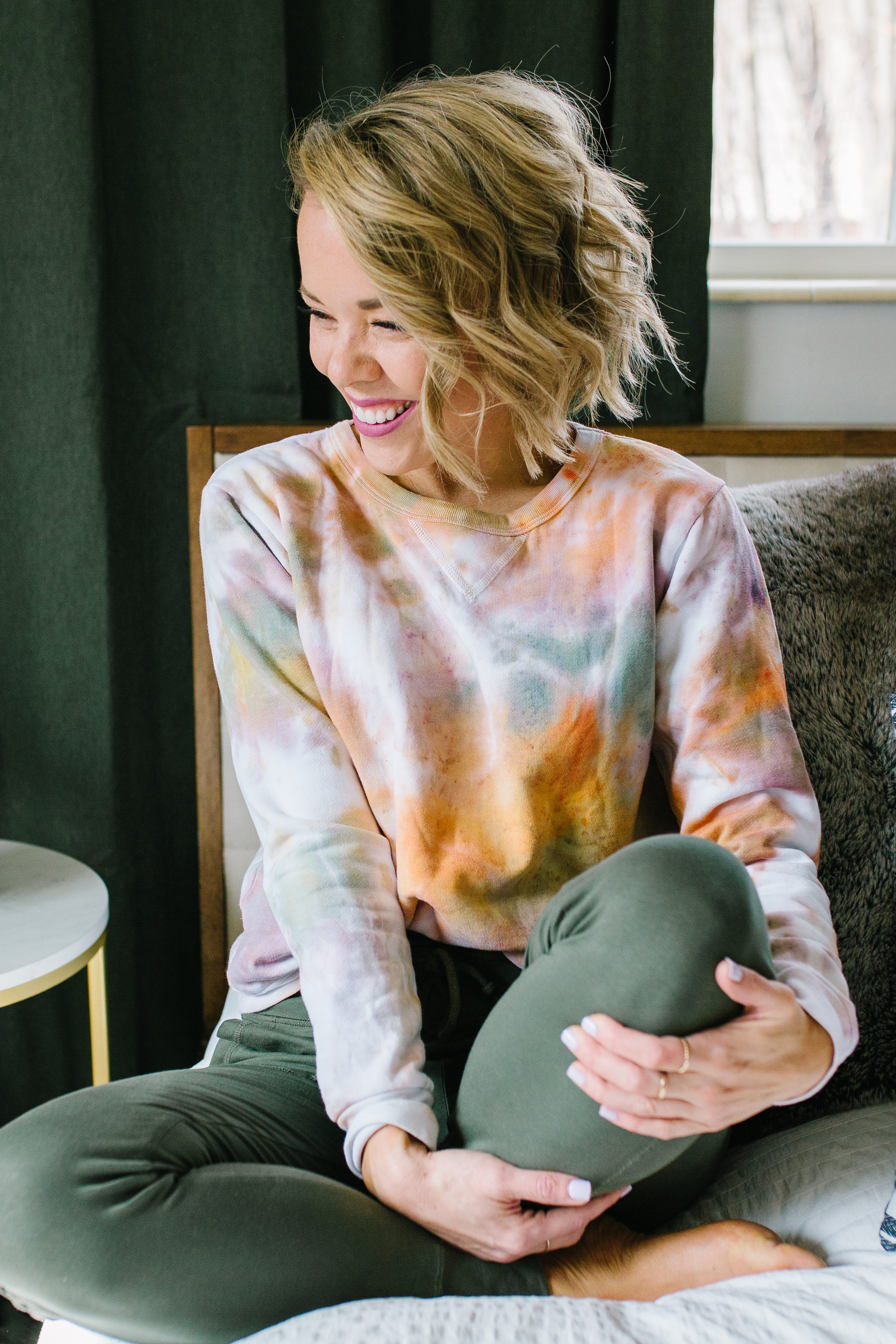 Fall Tie Dye: DIY Ice Dye Sweatshirt + a tutorial featured by Top US Craft Blog + The Pretty Life Girls