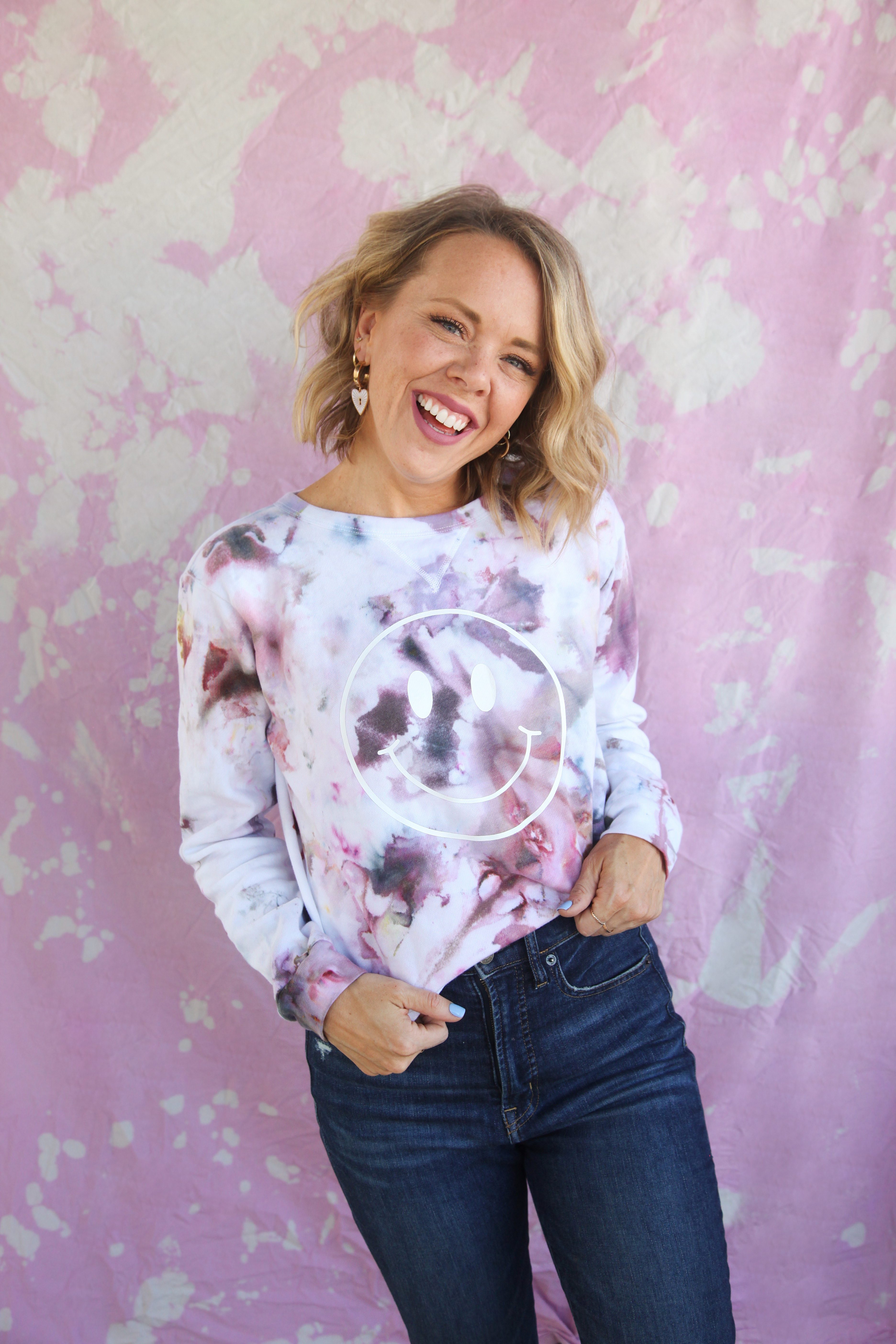 90s Inspired Ice Dye Sweatshirt Tutorial + a tutorial featured by Top US Craft Blog + The Pretty Life Girls