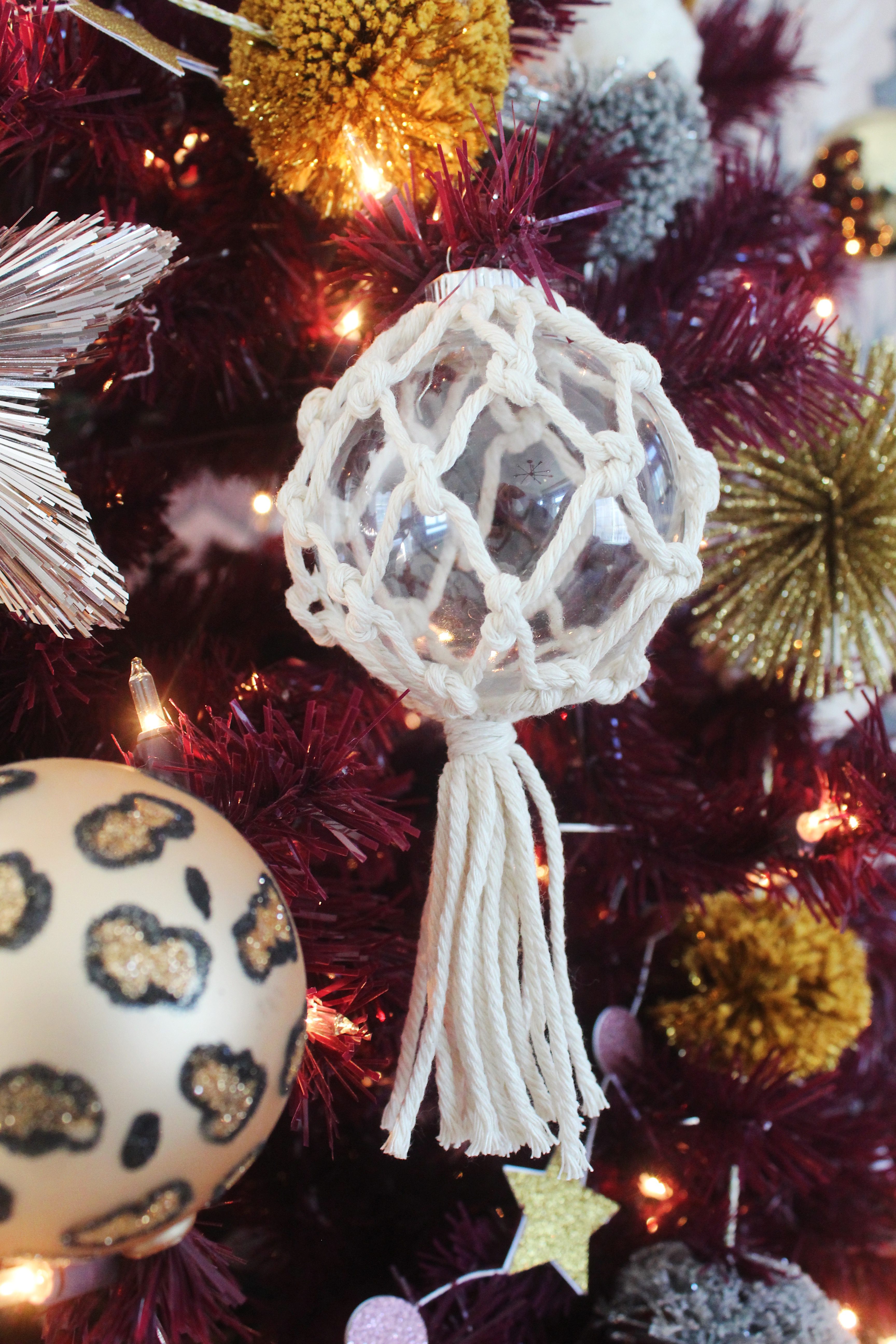 Christmas Crafts: How to Make DIY Macrame Bulb Ornaments + a tutorial featured by Top US Craft Blog + The Pretty Life Girls