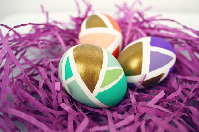 8 Easter Egg Decorating Ideas + a tutorial featured by Top US Craft Blog + The Pretty Life Girls: Hand-Painted Geometric Easter Eggs