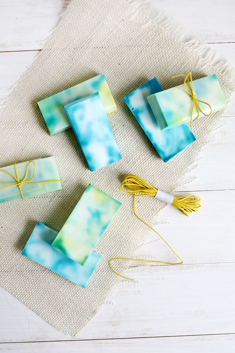 10 DIY Tie Dye Projects to Make + featured by Top US Craft Blog + The Pretty Life Girls: Easy tie dye soap