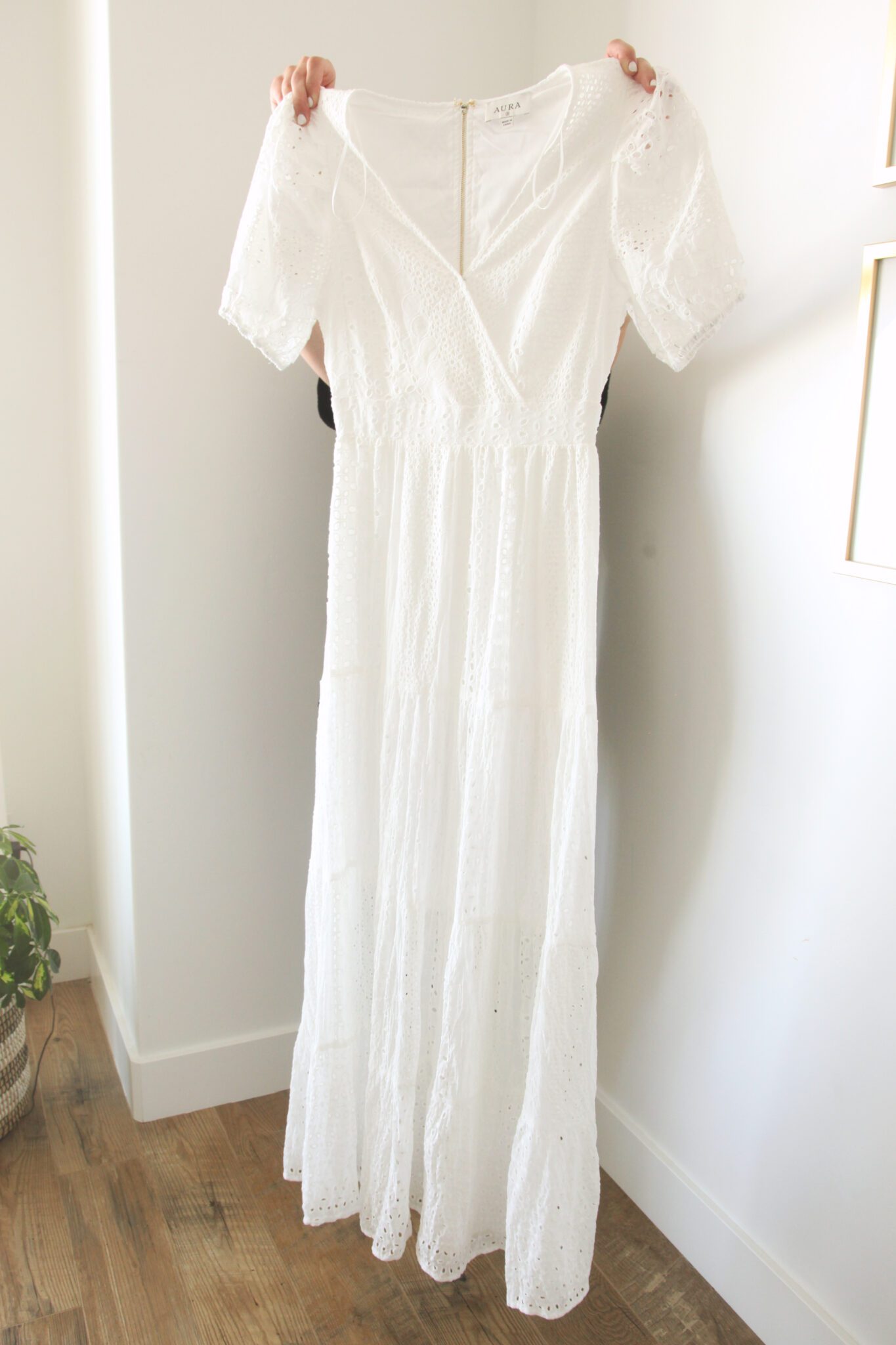 How to Dip Dye a Wedding Dress The Pretty Life Girls