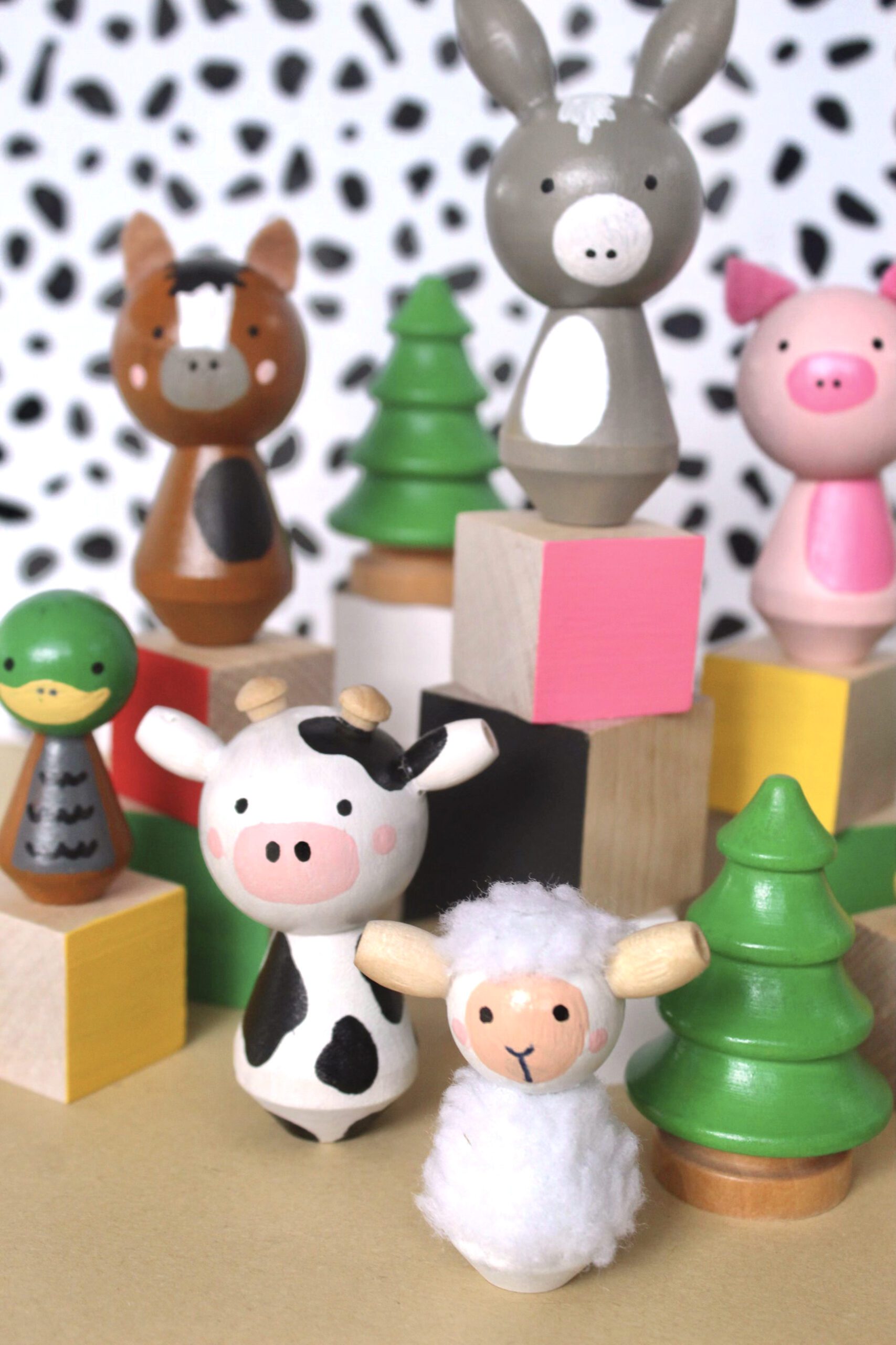 farm-animals-peg-dolls-cow-sheep