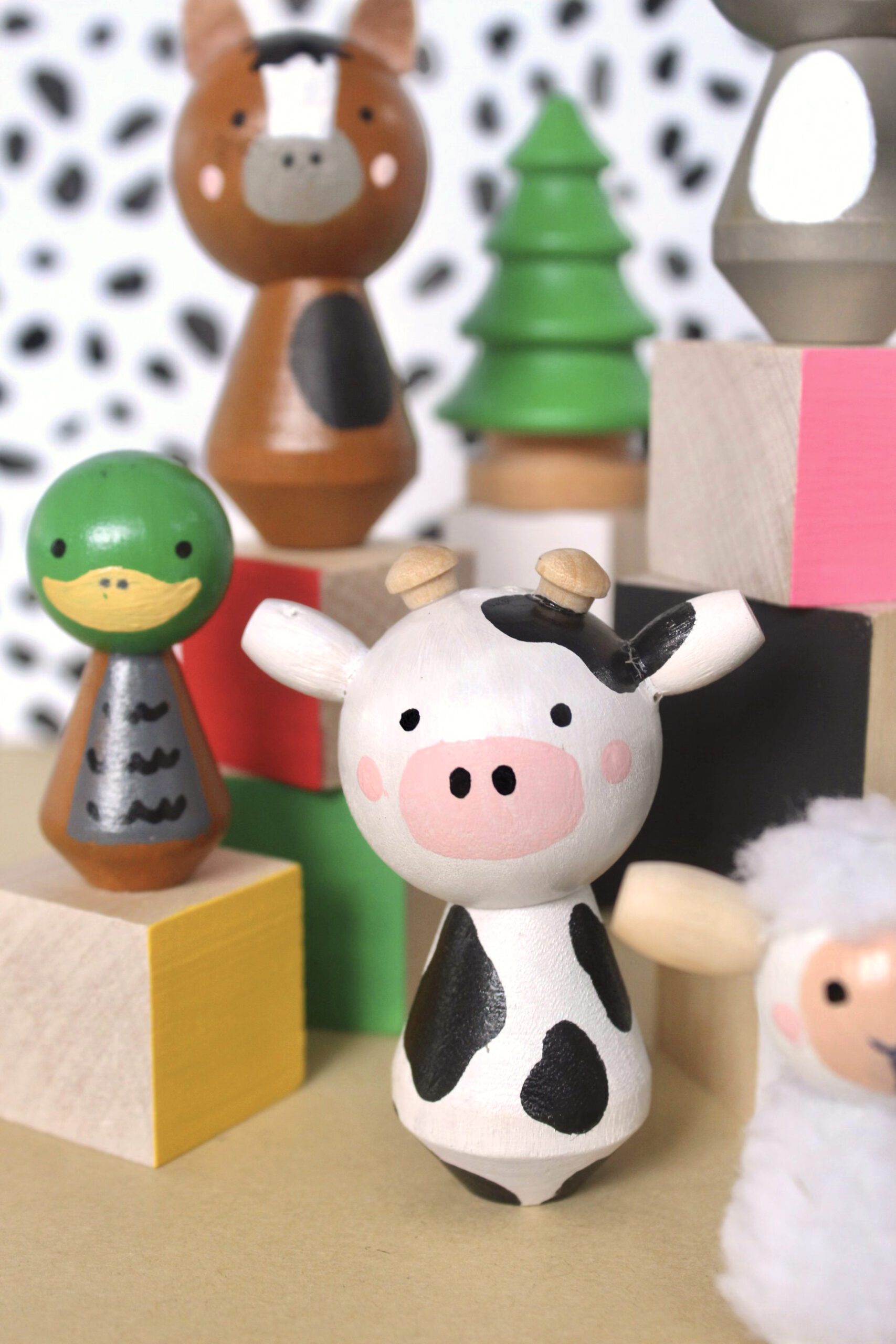 farm-animals-peg-dolls-cow