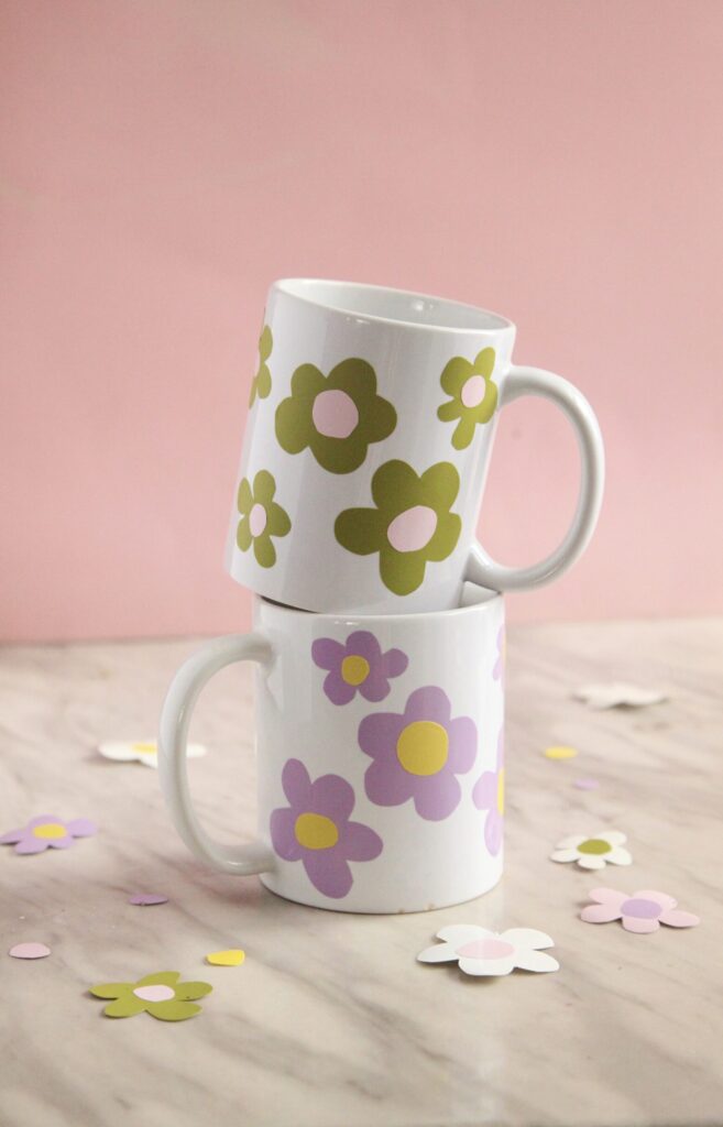 How to Put Vinyl on Mugs DIY Daisy Mugs The Pretty Life Girls